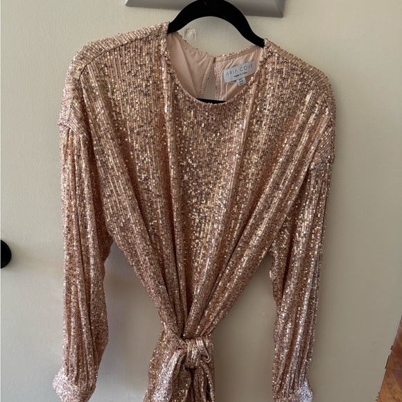 Aria Cove sequin batwing sleeve mini shift dress with belt gold Size 16 (NWT) - Picture 15 of 16